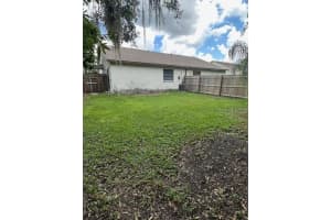 3132 St Clair Ave #a, OLDSMAR