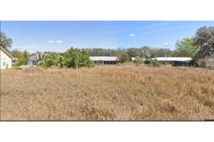 2212 N Lacross Rd, AVON PARK