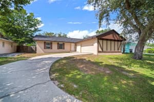 810 Black Knight Dr, VALRICO