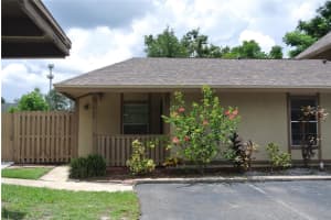 909 Buck Ct, BRANDON