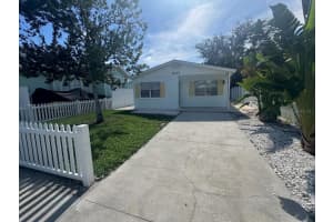 3042 Highland St N, ST PETERSBURG