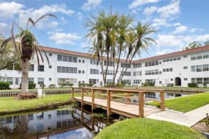 100 El Camino Dr #202, WINTER HAVEN