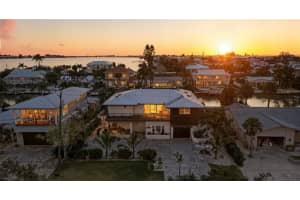 405 28th St, HOLMES BEACH