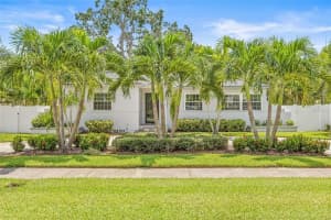 322 35th Ave Ne, ST PETERSBURG