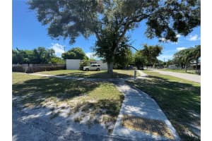 408 Cheyenne Dr, LAKE WORTH