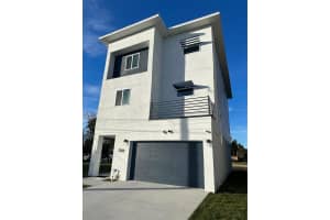 7119 Fair Ln, HUDSON