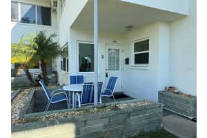 487 1st St S #105, ST PETERSBURG