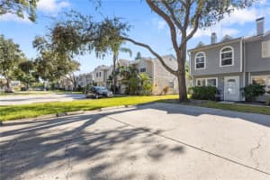 8511 J R Manor Dr, TAMPA 8511 J R Manor Dr, TAMPA