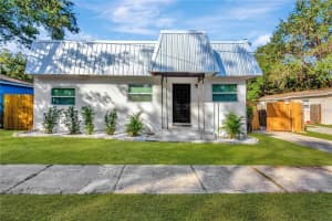 610 Woodlawn St, CLEARWATER