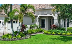 8236 Larkspur Cir, SARASOTA