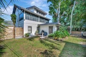421 11th Ave Ne, ST PETERSBURG
