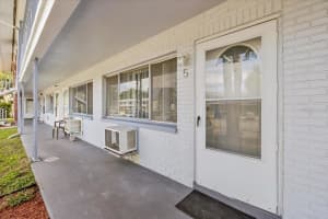 2353 Shelley St #5, CLEARWATER