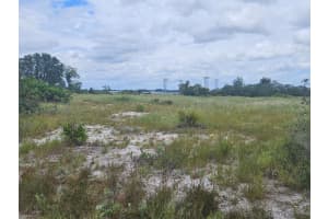 625 S Reed Rd, AVON PARK