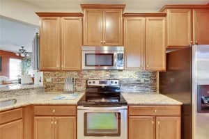 402 Seneca Falls Dr, APOLLO BEACH 402 Seneca Falls Dr, APOLLO BEACH