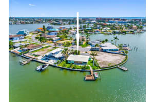 493 Bath Club Blvd N, NORTH REDINGTON BEACH