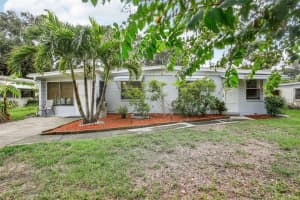 10821 105th St, LARGO