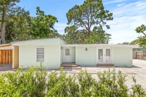 2856 W Rainbow Cir, SARASOTA