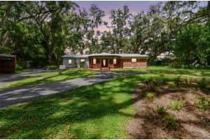 2818 Viola Ln, VALRICO
