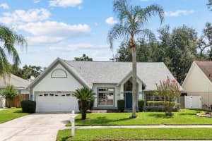1908 River Crossing Dr, VALRICO