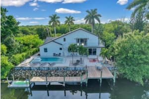 95 Schneider Dr, FORT MYERS