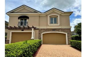 601 Saxony Blvd, ST PETERSBURG