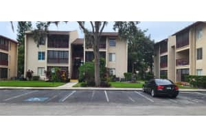 8605 Huron Ct #33, TAMPA