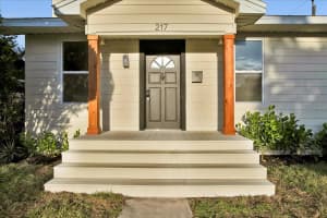 217 38th St N, ST PETERSBURG