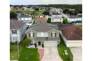 502 Canna Dr, DAVENPORT