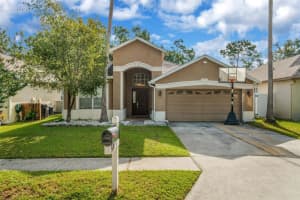 9107 Cliff Lake Ln, TAMPA