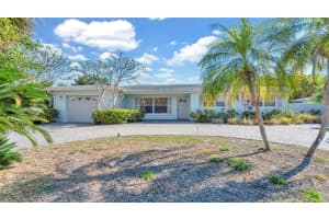 10237 Tarpon Dr, TREASURE ISLAND