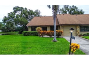 9981 Lake Seminole Dr W, LARGO
