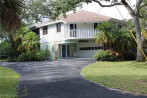 5828 Oakhurst Dr, SEMINOLE