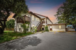 8423 Seminole Blvd #204, SEMINOLE