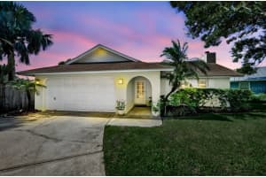 8840 Magnolia Pl, SEMINOLE