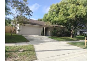 725 Chilt Dr, BRANDON