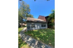 950 Village Dr, BROOKSVILLE