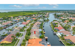 9807 Compass Point Way, TAMPA