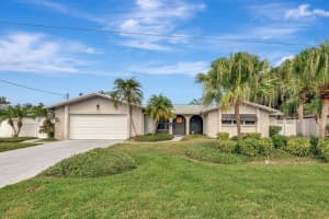 1113 45th Ave Ne, ST PETERSBURG