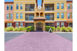 13941 Clubhouse Dr ##203, TAMPA