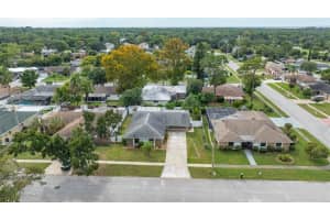 16201 Tree Line Dr, HUDSON