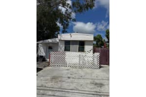 5834 Sussex Dr, TAMPA