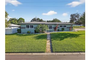 1241 S Lake Dr, CLEARWATER