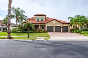 165 Mobbly Bay Dr, OLDSMAR