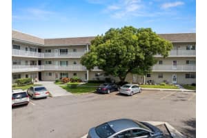2440 World Parkway Blvd #16, CLEARWATER