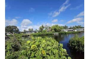 Colonial Bay Dr, NOKOMIS