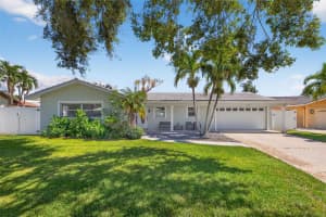 1210 80th St S, ST PETERSBURG