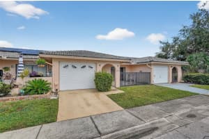 10483 Azalea Park Dr N, PINELLAS PARK