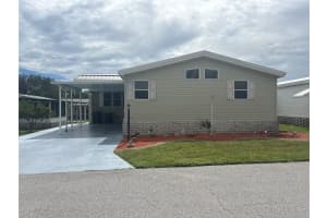 409 Dreama Dr, DAVENPORT