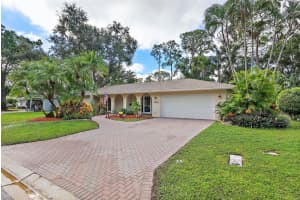 1460 89th Ave N, ST PETERSBURG