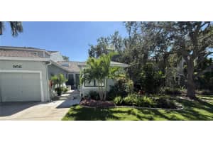 956 San Carlos Ct Ne, ST PETERSBURG